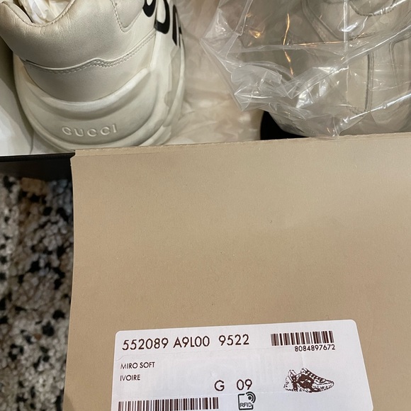 Gucci Men's Rhyton sneaker with mouth print 9G/9.5-10 US Brand New - Picture 3 of 6